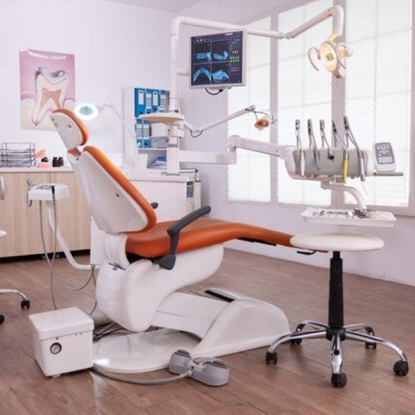 empty-modern-teethcare-stomatology-hospital-office-with-nobody-it-equipped-with-dental-intruments-ready-orthodontist-healthcare-treatment-tooth-radiography-images-display_482257-9418.jpg